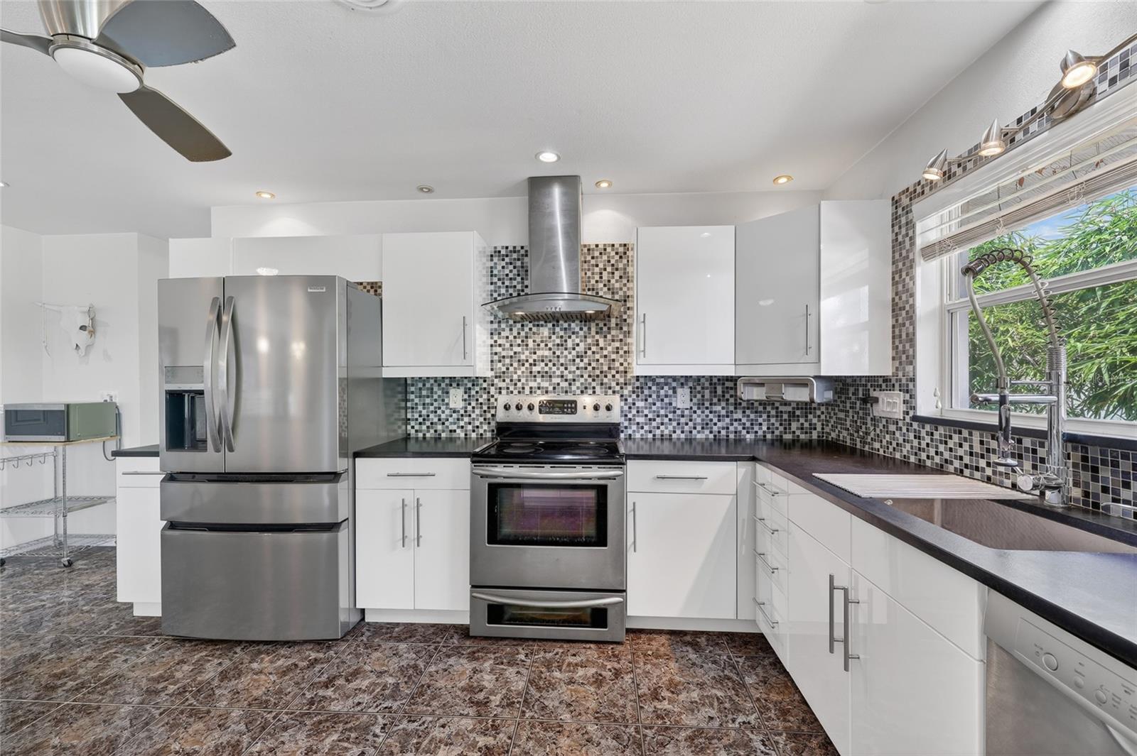 4258 GILLOT BLVD, PORT CHARLOTTE, FL, 33981