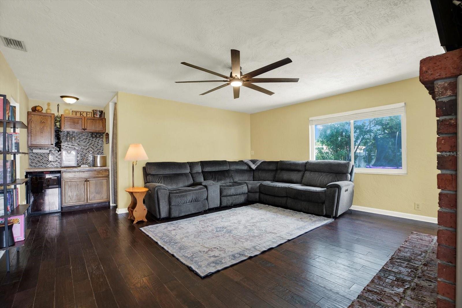 6240 39TH AVE N, ST PETERSBURG, FL, 33709