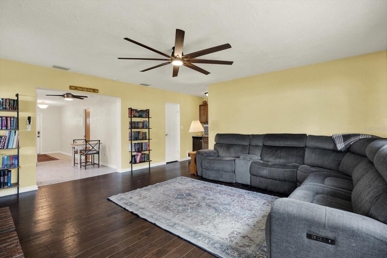 6240 39TH AVE N, ST PETERSBURG, FL, 33709