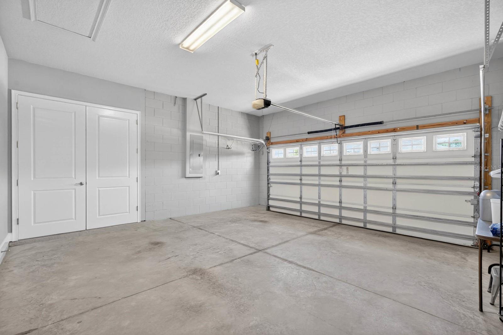 823 PINEWOOD DR, ORMOND BEACH, FL, 32174