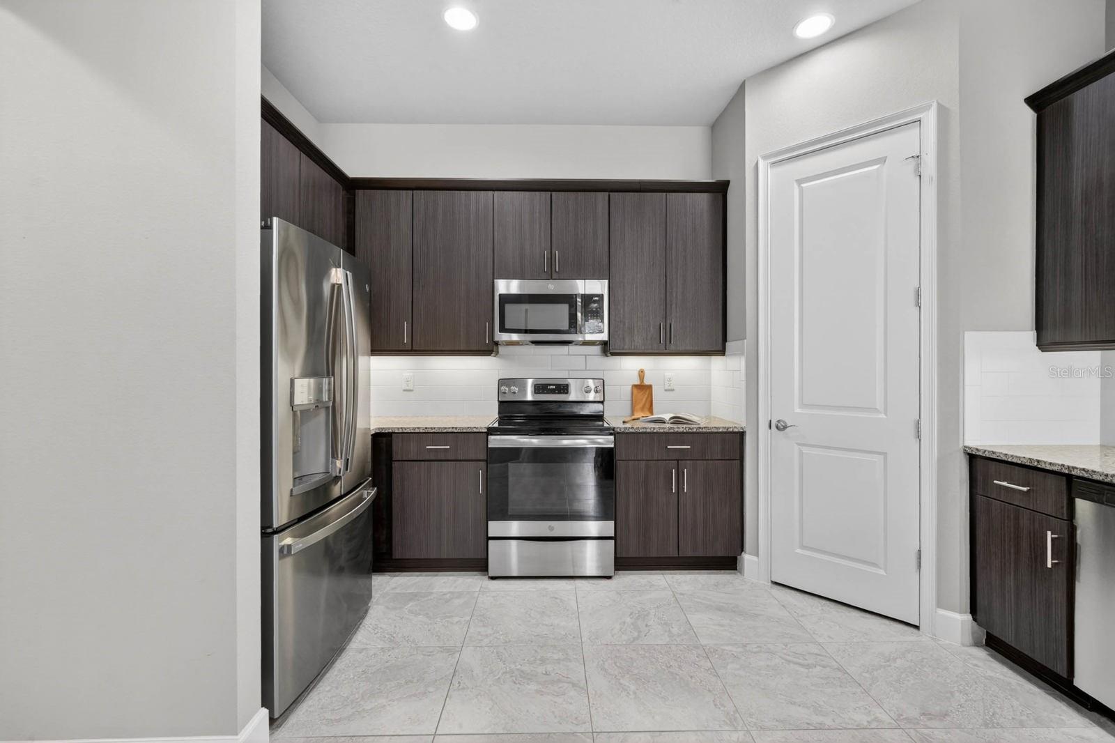 823 PINEWOOD DR, ORMOND BEACH, FL, 32174