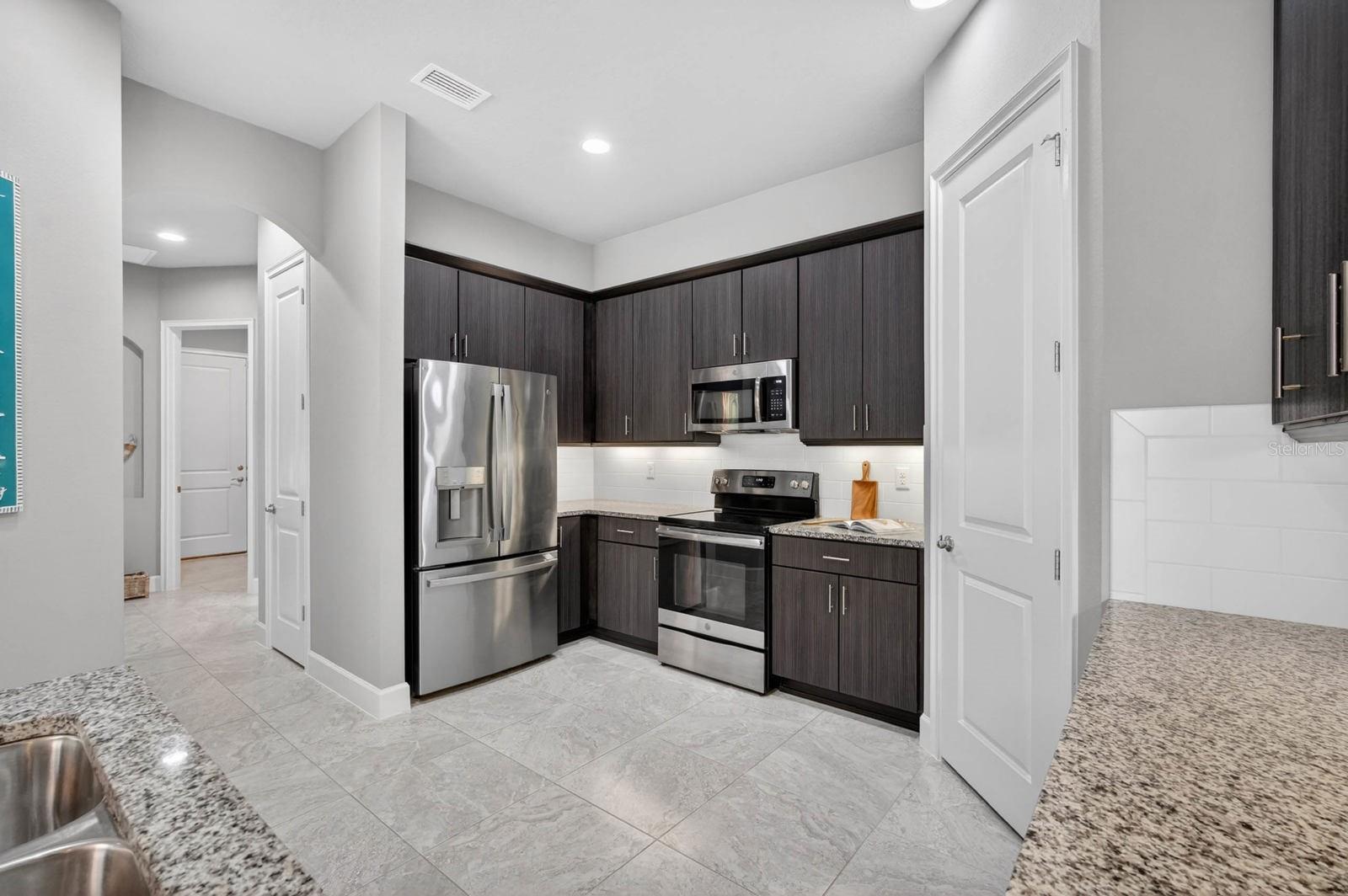 823 PINEWOOD DR, ORMOND BEACH, FL, 32174