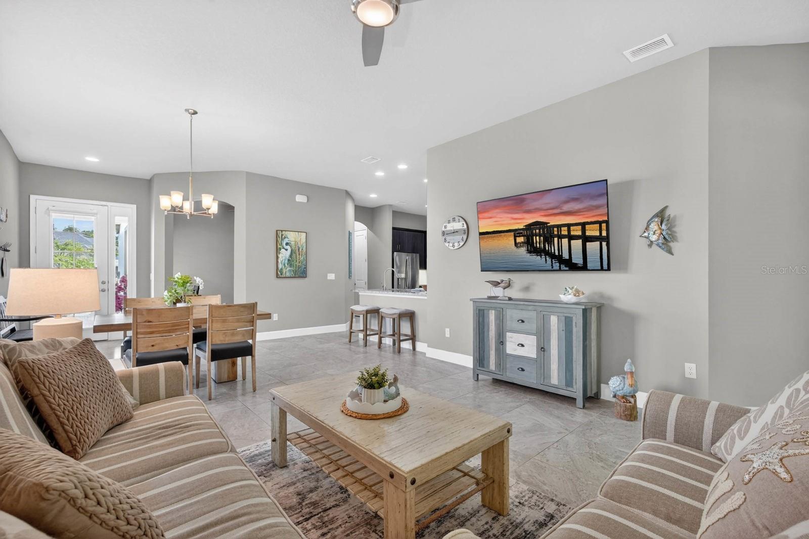 823 PINEWOOD DR, ORMOND BEACH, FL, 32174