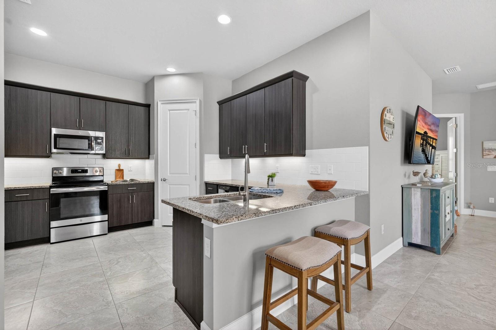 823 PINEWOOD DR, ORMOND BEACH, FL, 32174