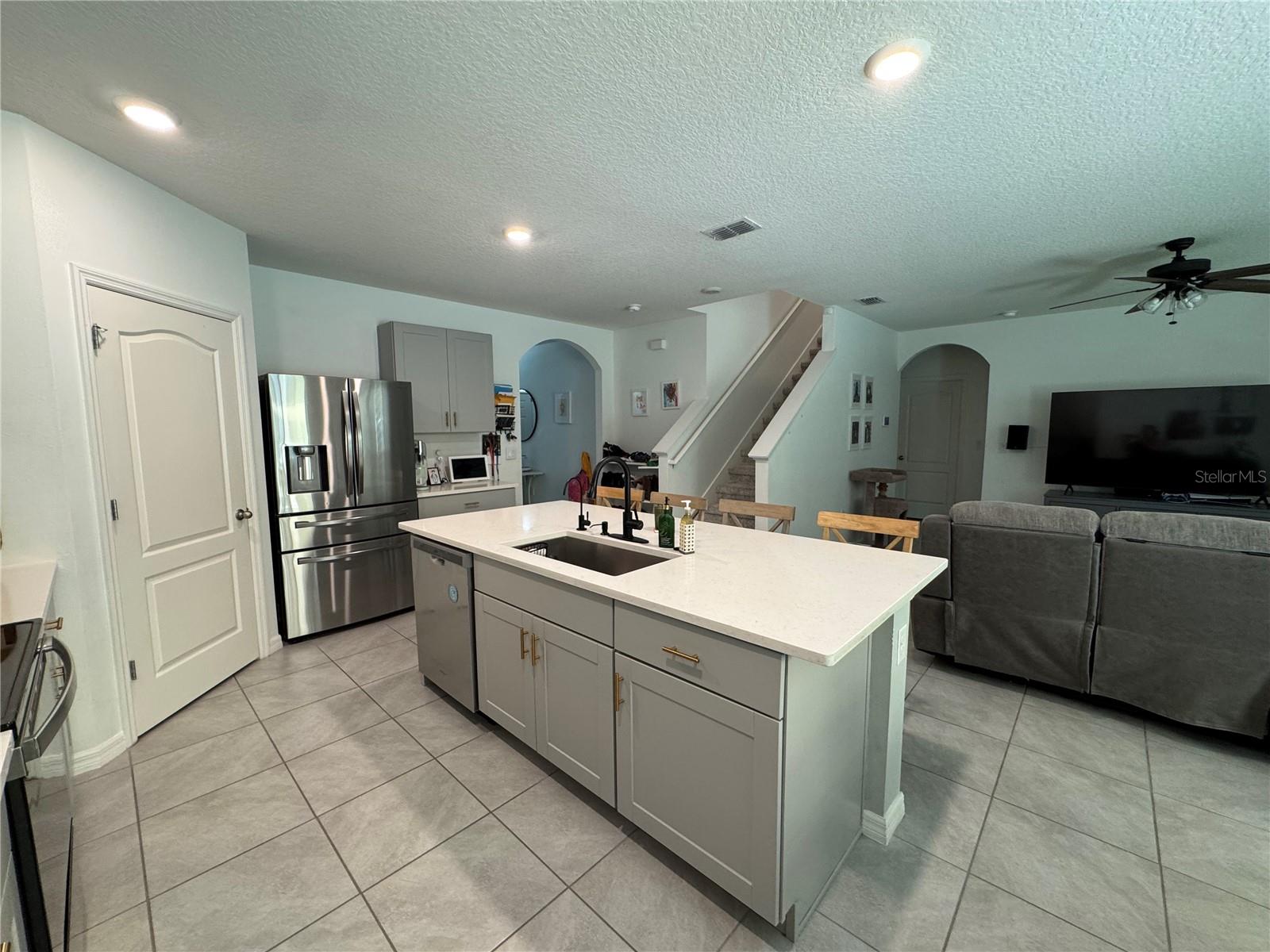 325 CHARLES DR, DELAND, FL, 32724