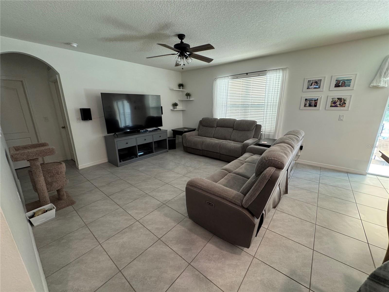 325 CHARLES DR, DELAND, FL, 32724