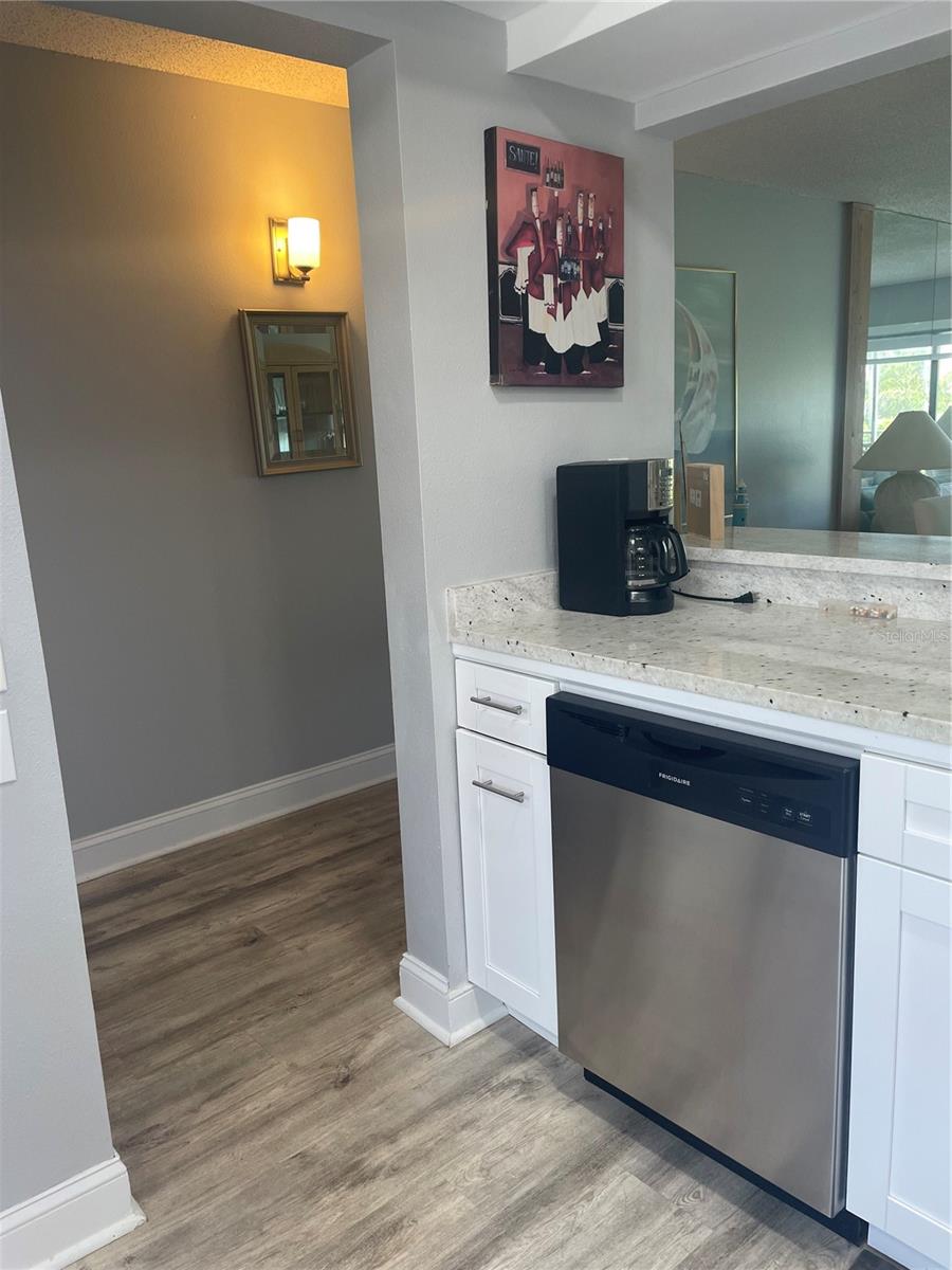5724 LA PUERTA DEL SOL BLVD #248, ST PETERSBURG, FL, 33715