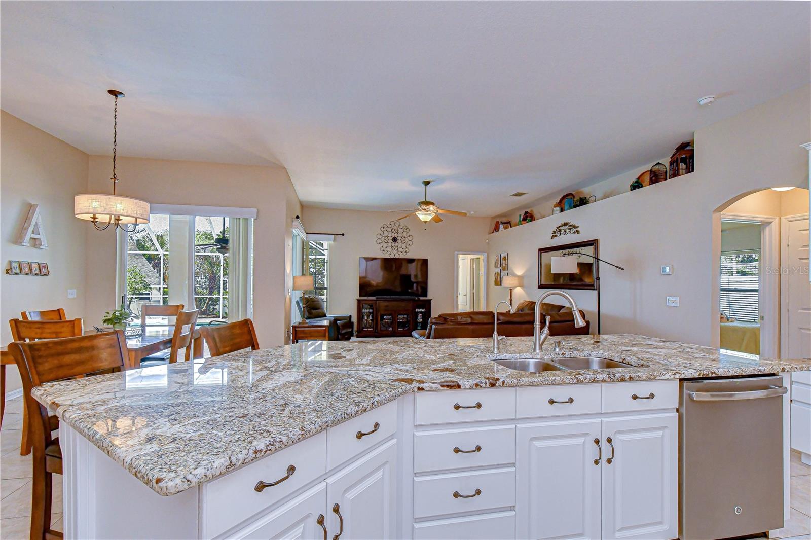 4609 COMPASS OAKS DR, VALRICO, FL, 33596
