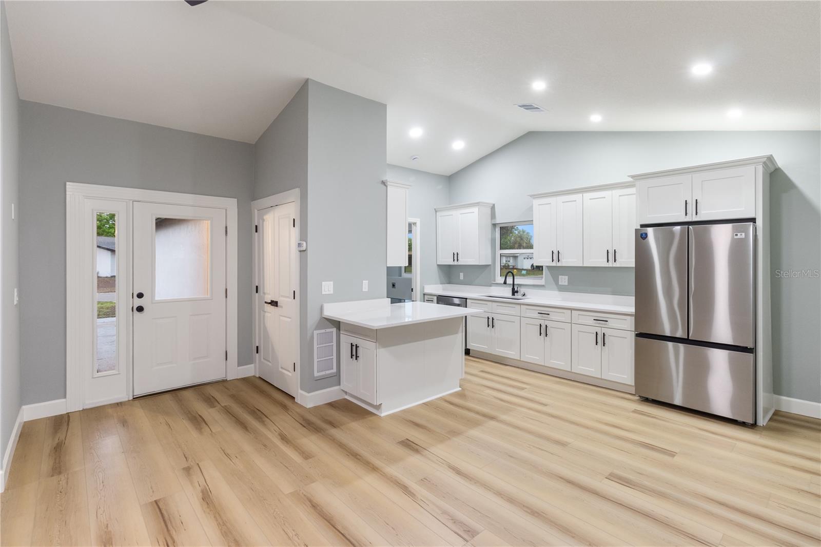 217 FRANCIS DR, APOLLO BEACH, FL, 33572