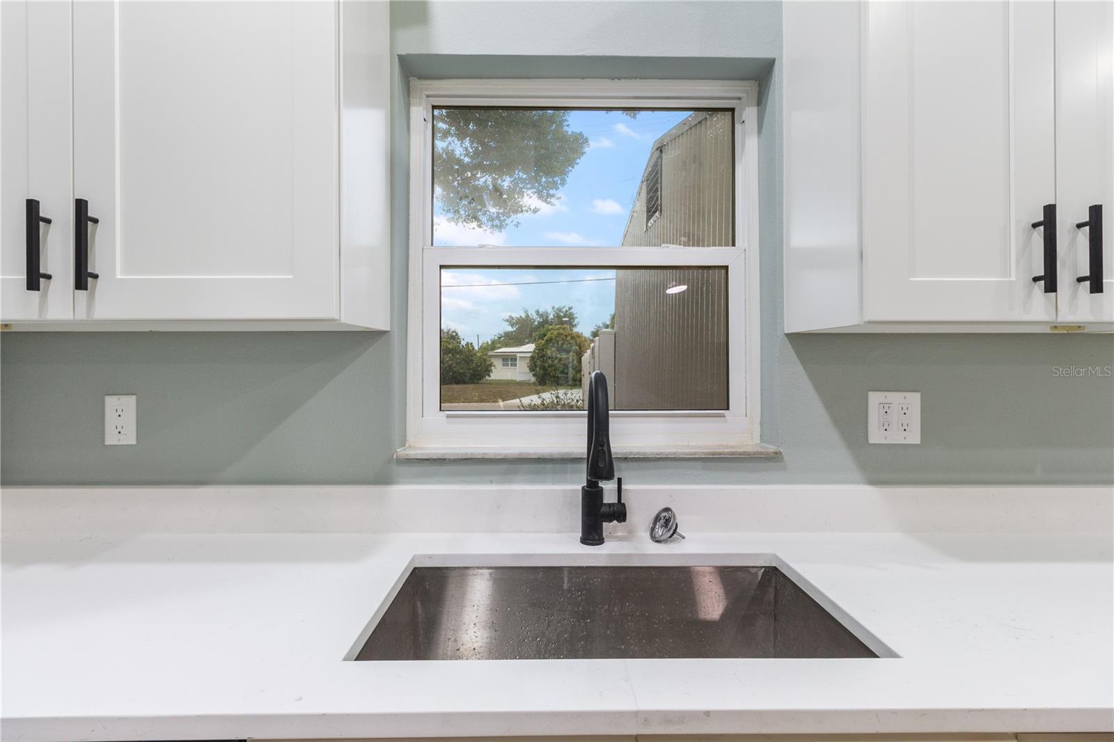 217 FRANCIS DR, APOLLO BEACH, FL, 33572