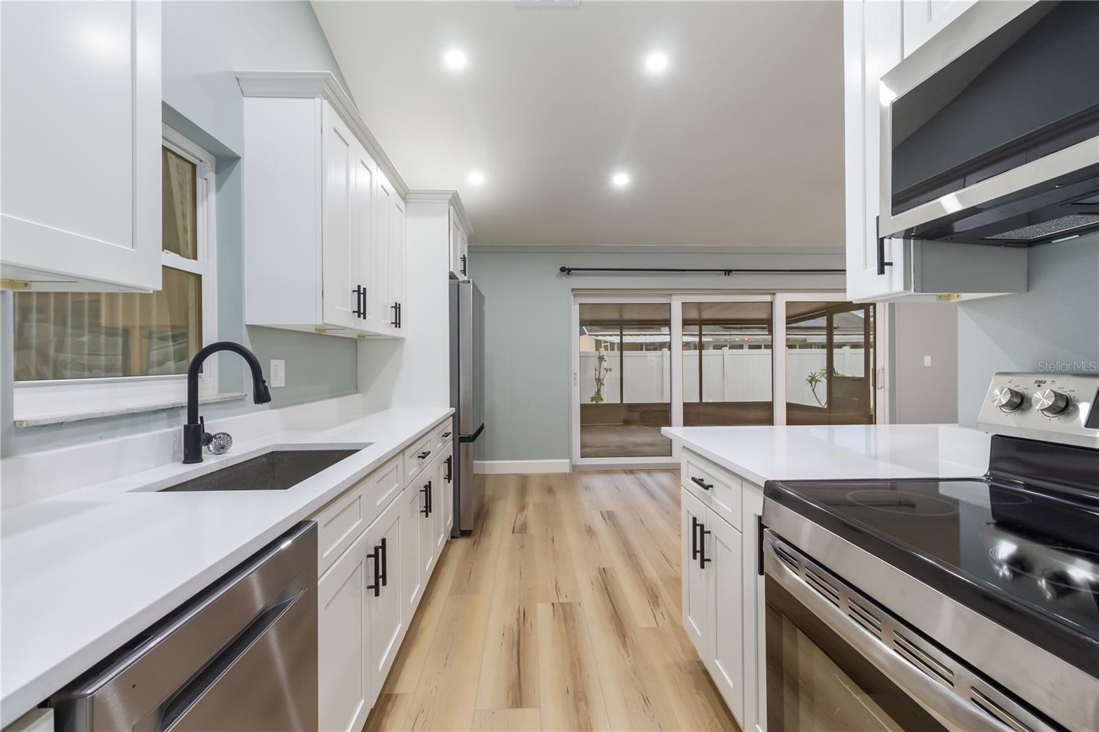 217 FRANCIS DR, APOLLO BEACH, FL, 33572