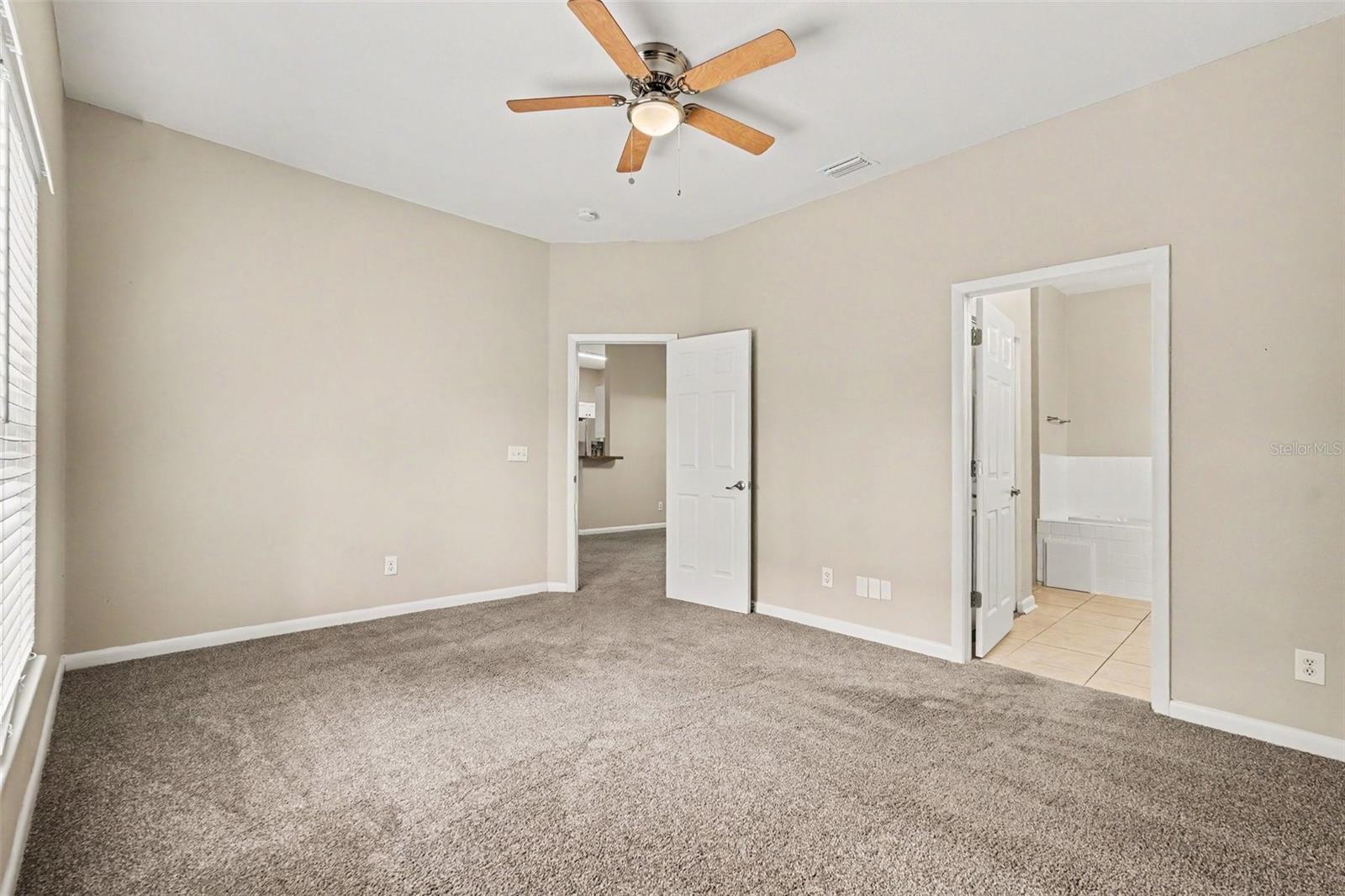 8301 N MARKS ST, TAMPA, FL, 33604