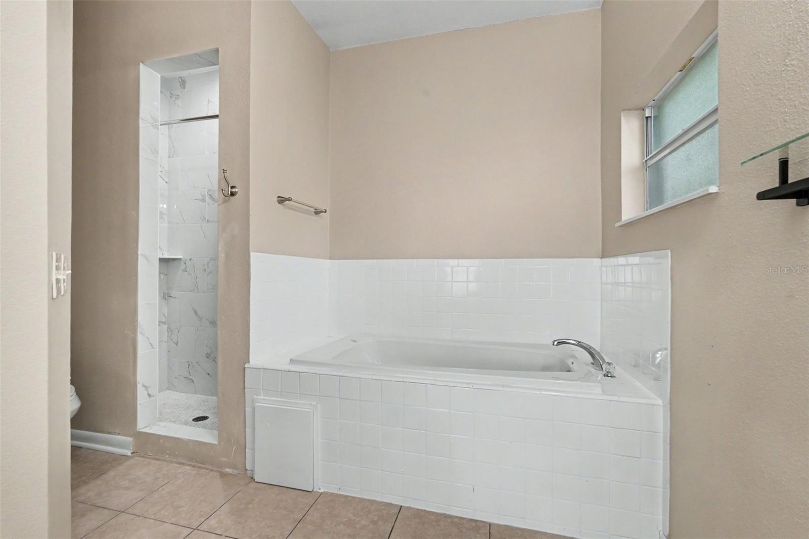 8301 N MARKS ST, TAMPA, FL, 33604