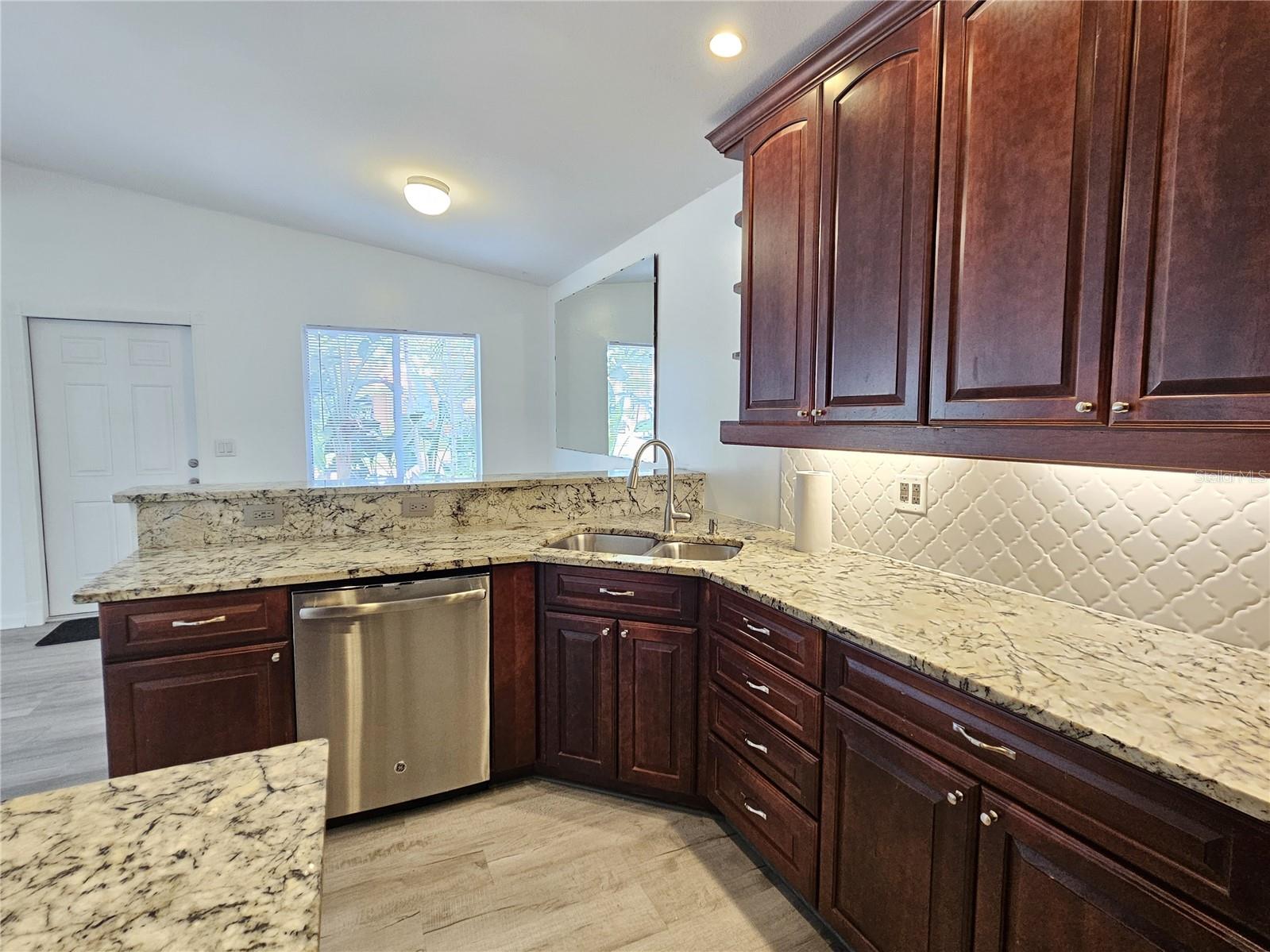 341 BAYSHORE DR, OSPREY, FL, 34229