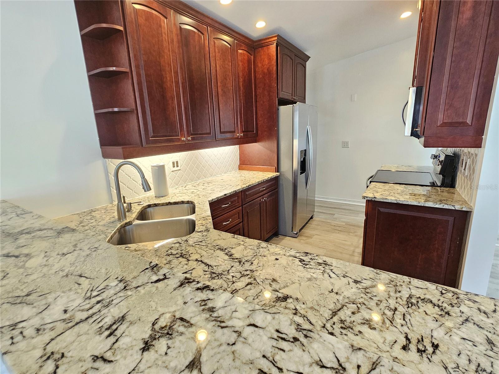 341 BAYSHORE DR, OSPREY, FL, 34229