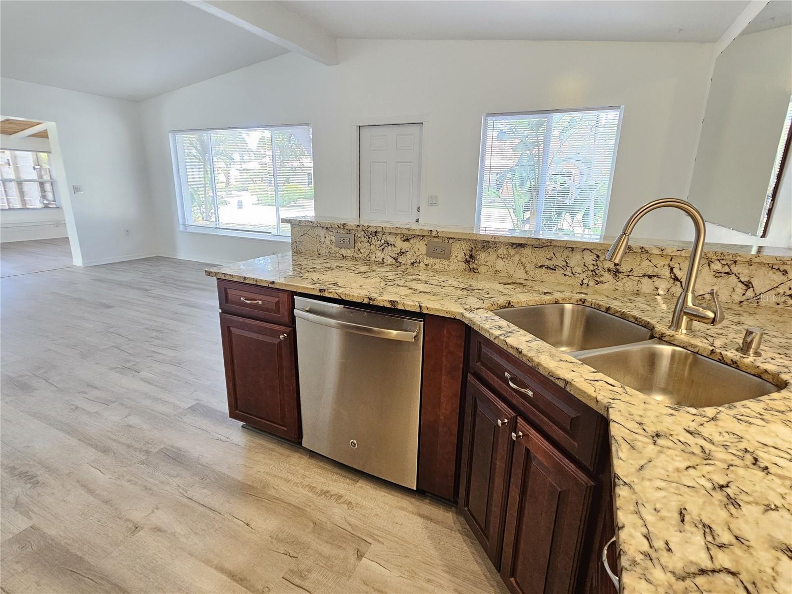 341 BAYSHORE DR, OSPREY, FL, 34229