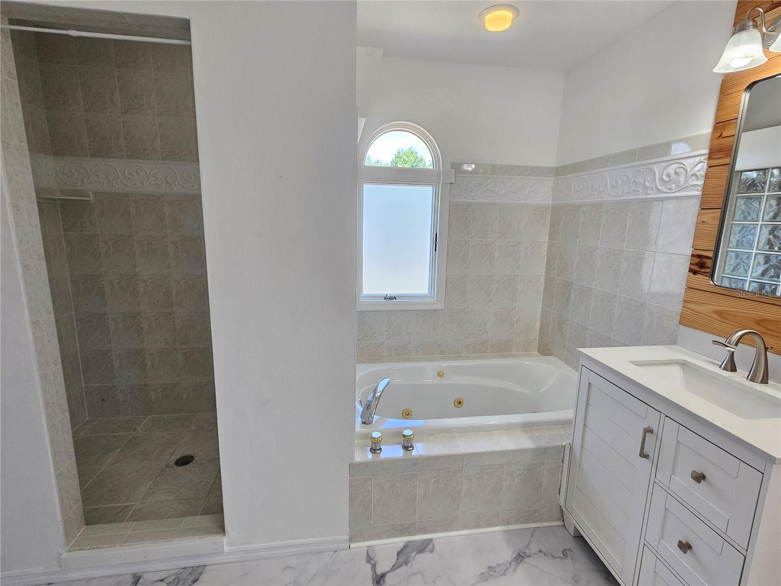 341 BAYSHORE DR, OSPREY, FL, 34229