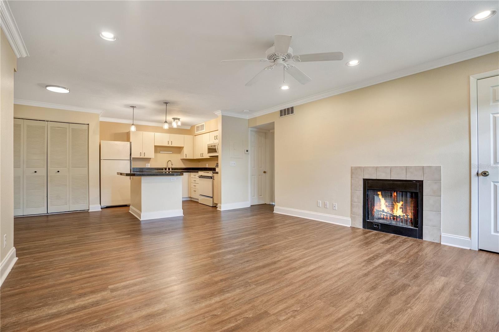370 LAKE TAHOE CT #202, ALTAMONTE SPRINGS, FL, 32701