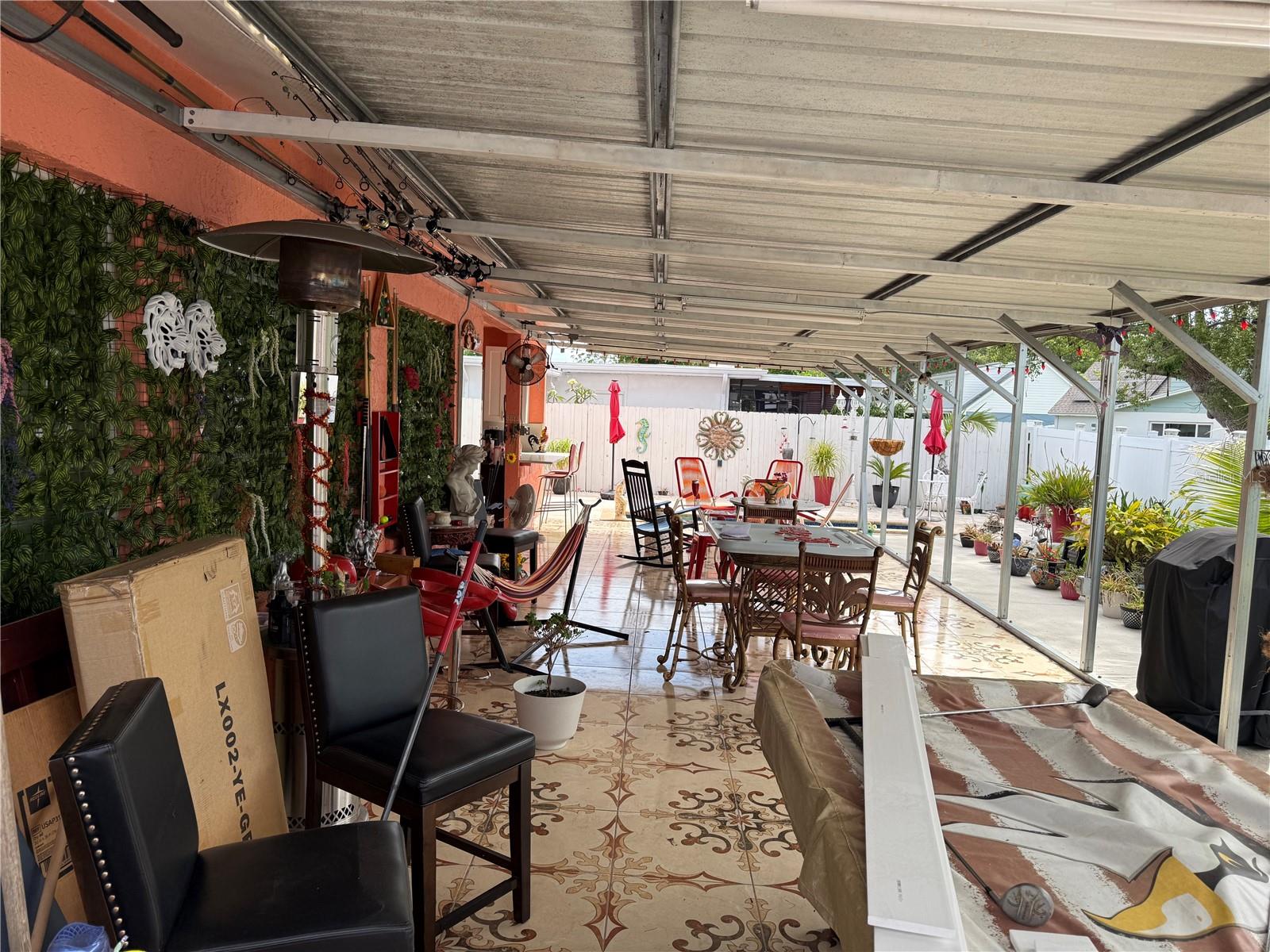 8301 LOPEZ DR, TAMPA, FL, 33615