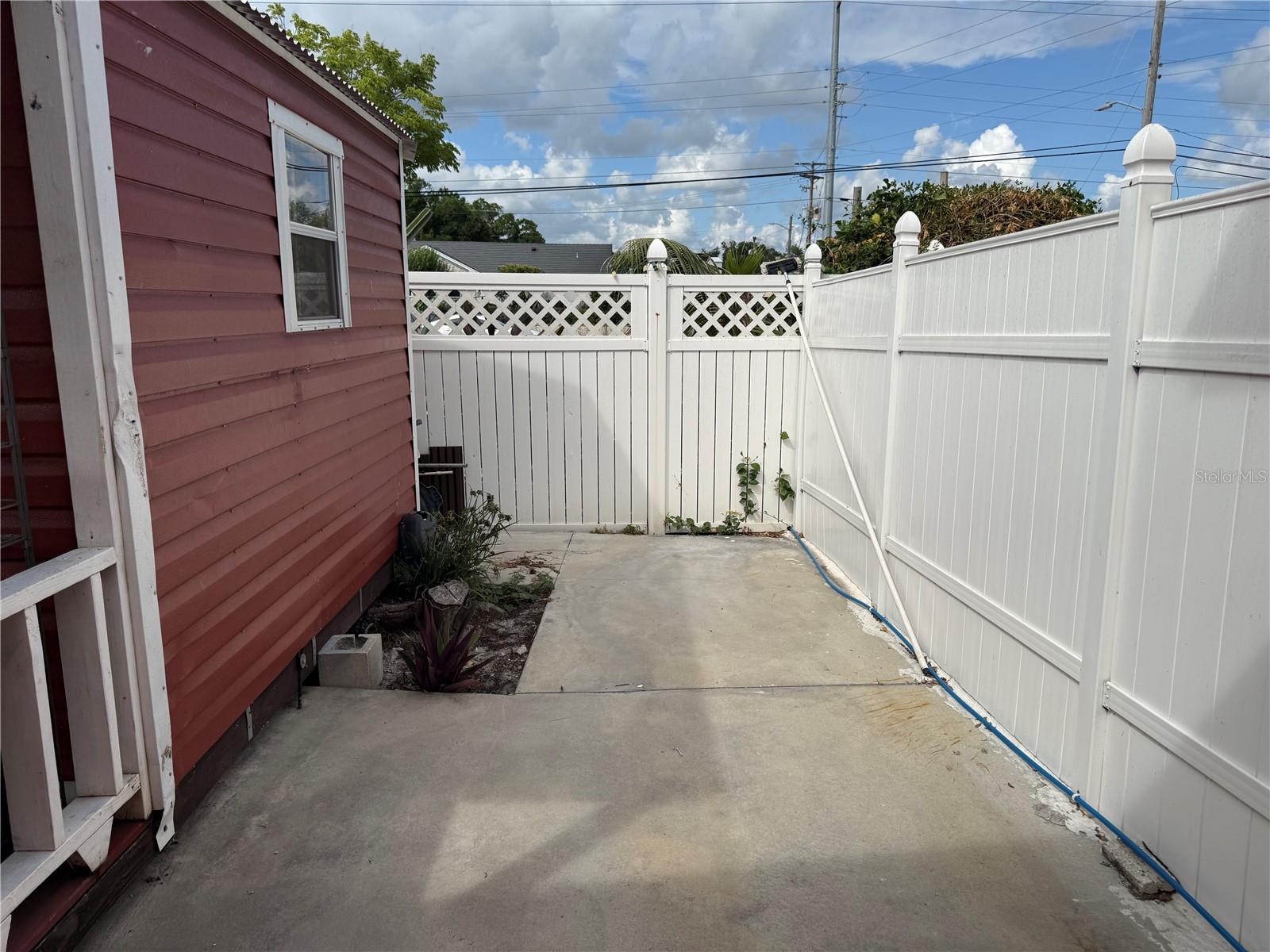 8301 LOPEZ DR, TAMPA, FL, 33615