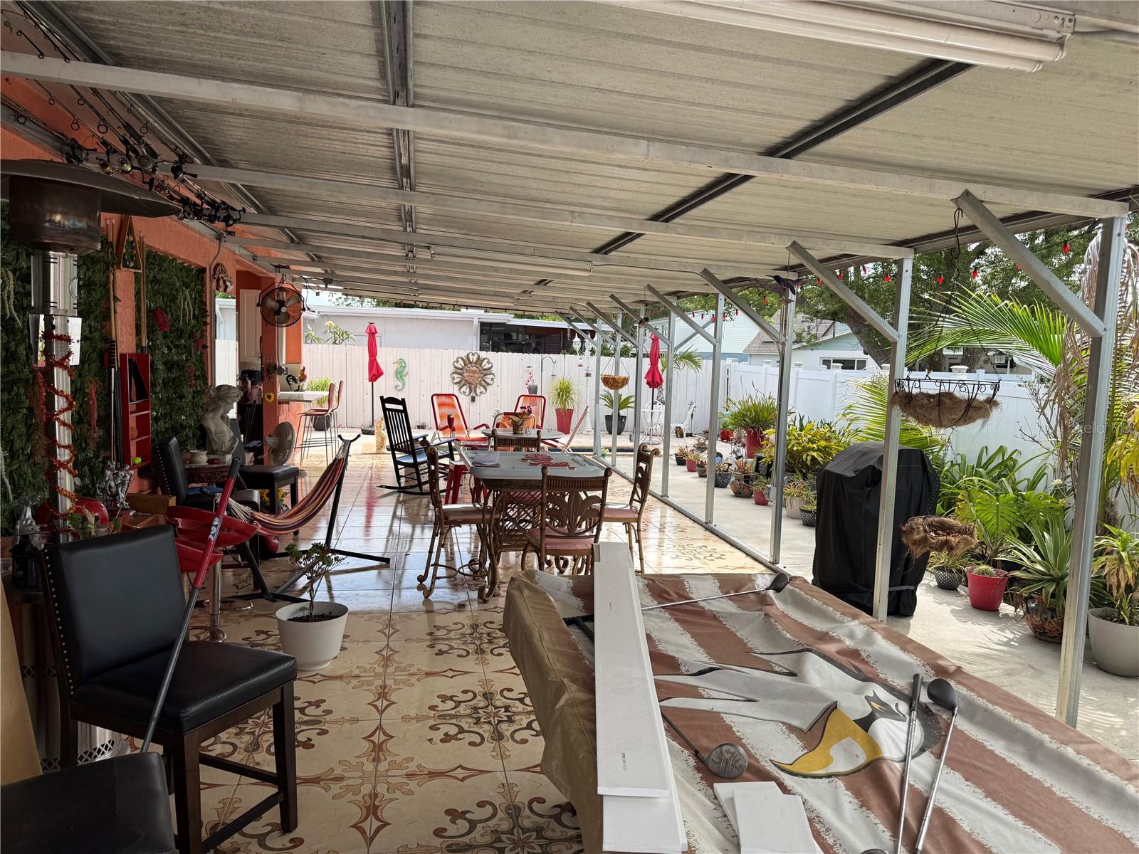 8301 LOPEZ DR, TAMPA, FL, 33615