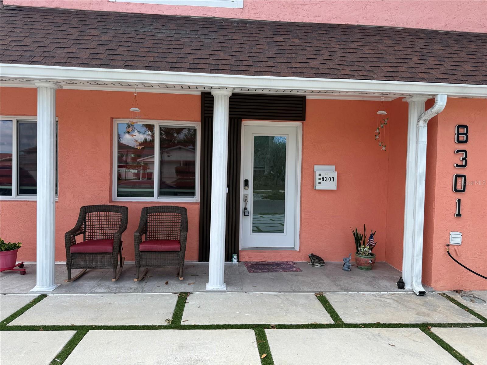 8301 LOPEZ DR, TAMPA, FL, 33615