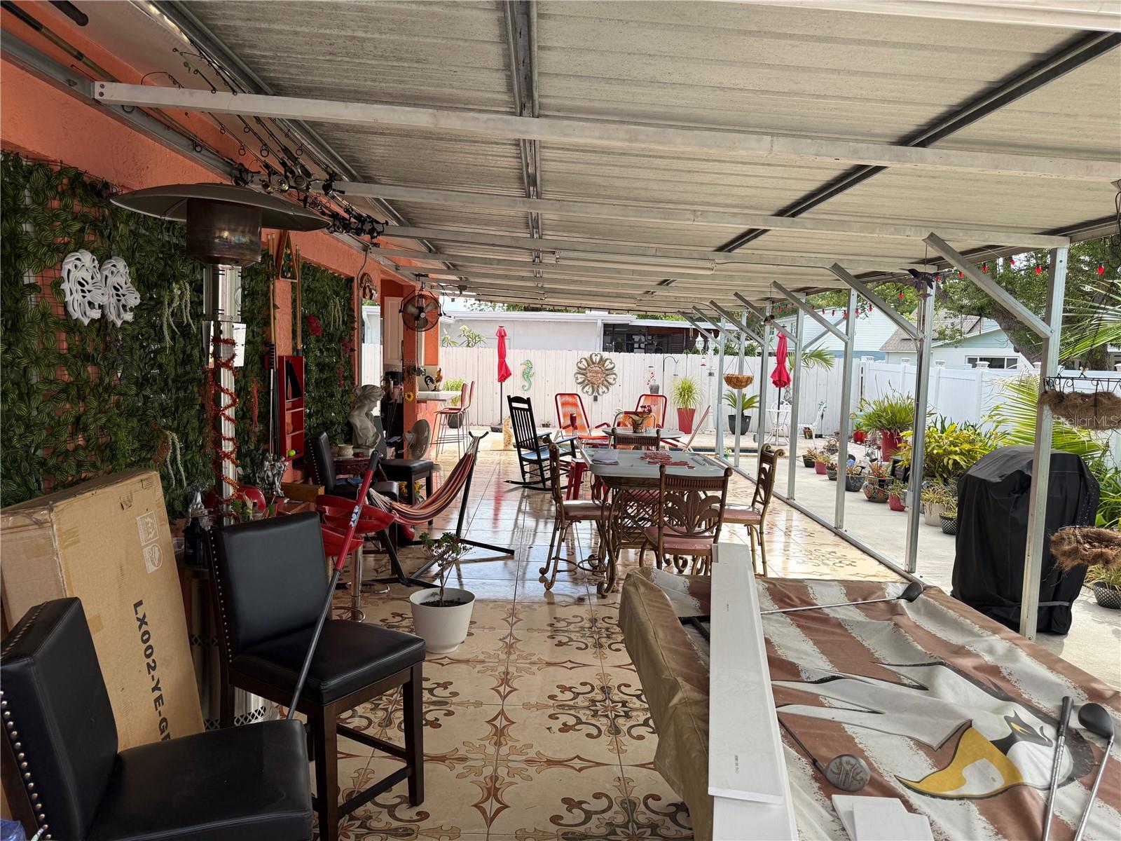 8301 LOPEZ DR, TAMPA, FL, 33615