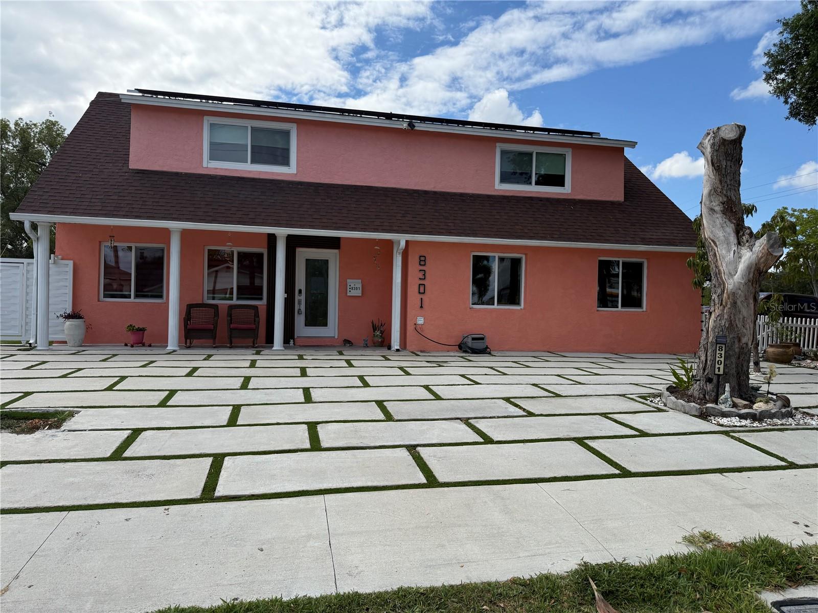 8301 LOPEZ DR, TAMPA, FL, 33615