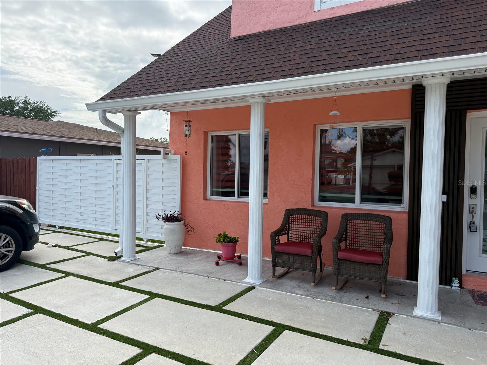 8301 LOPEZ DR, TAMPA, FL, 33615