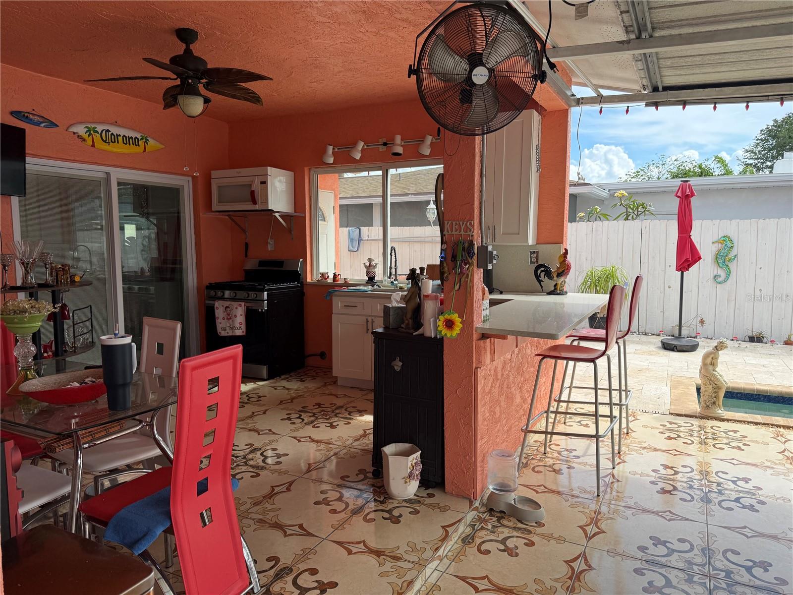 8301 LOPEZ DR, TAMPA, FL, 33615