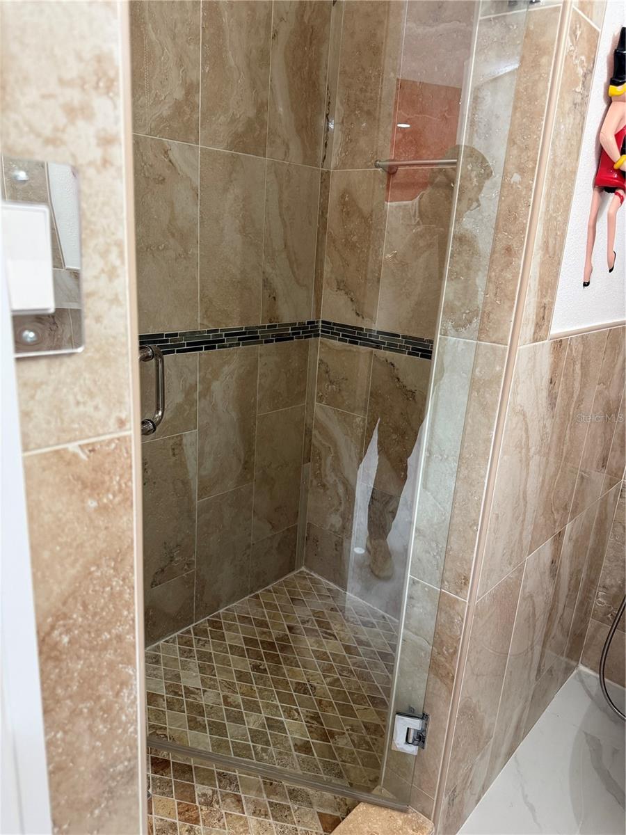 8301 LOPEZ DR, TAMPA, FL, 33615