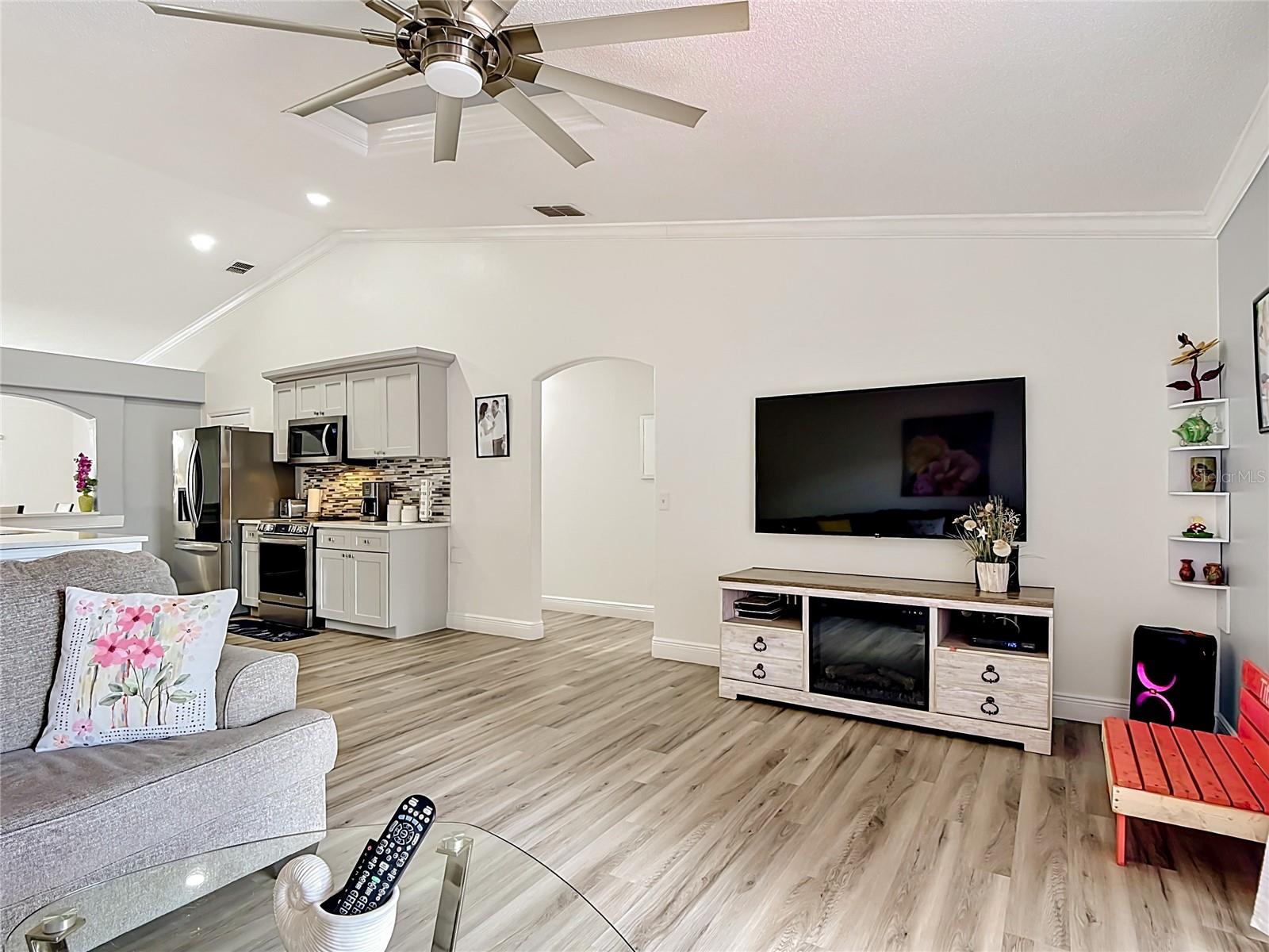 915 BONNEVILLE LN, KISSIMMEE, FL, 34759