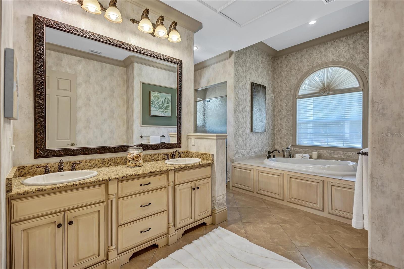 1045 FOX CREEK DR, SARASOTA, FL, 34240