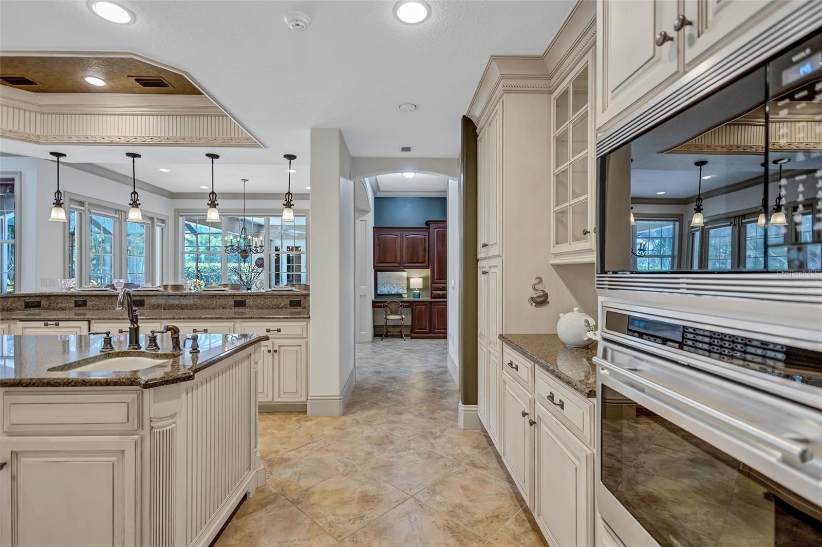 1045 FOX CREEK DR, SARASOTA, FL, 34240