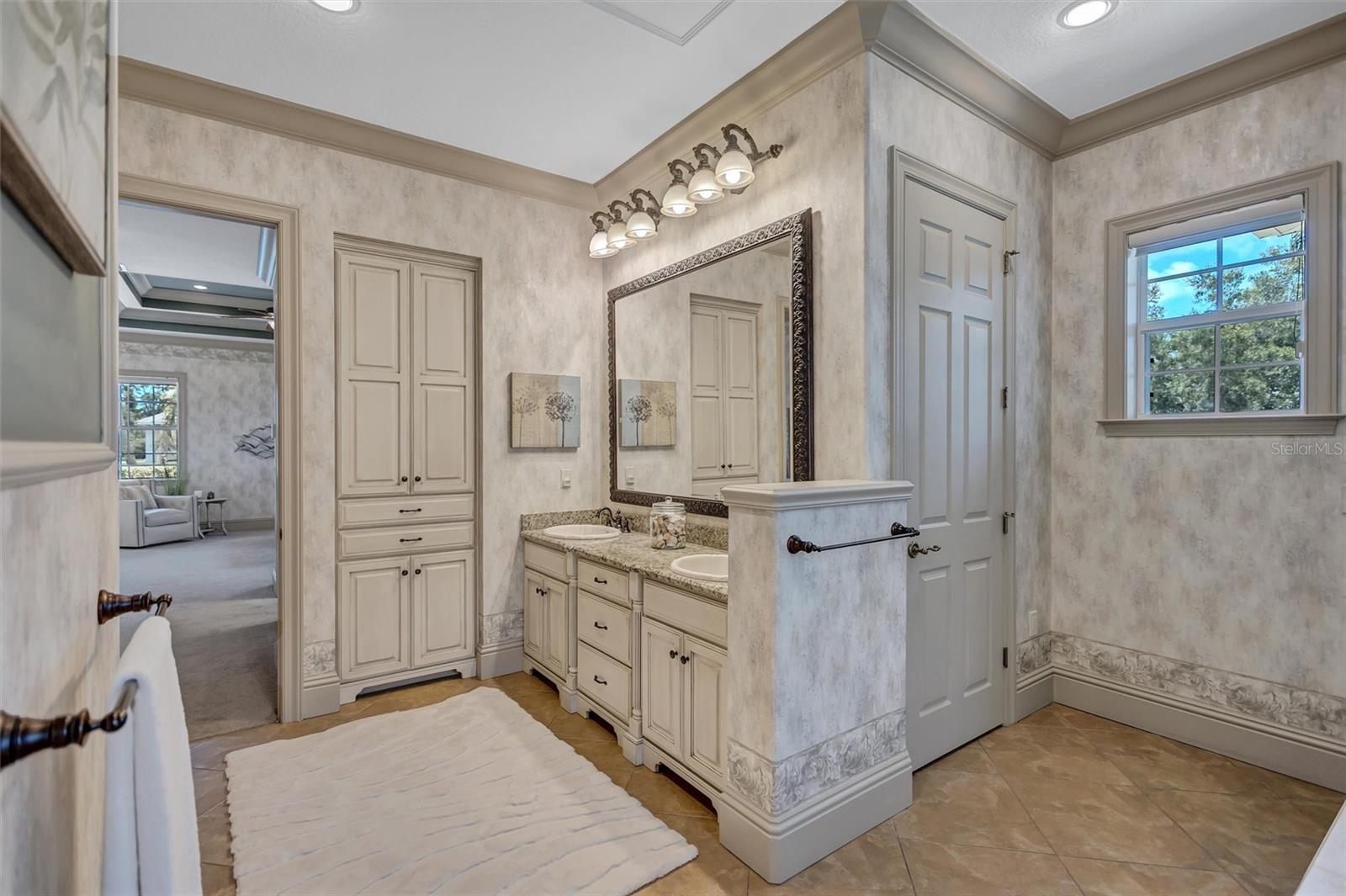 1045 FOX CREEK DR, SARASOTA, FL, 34240