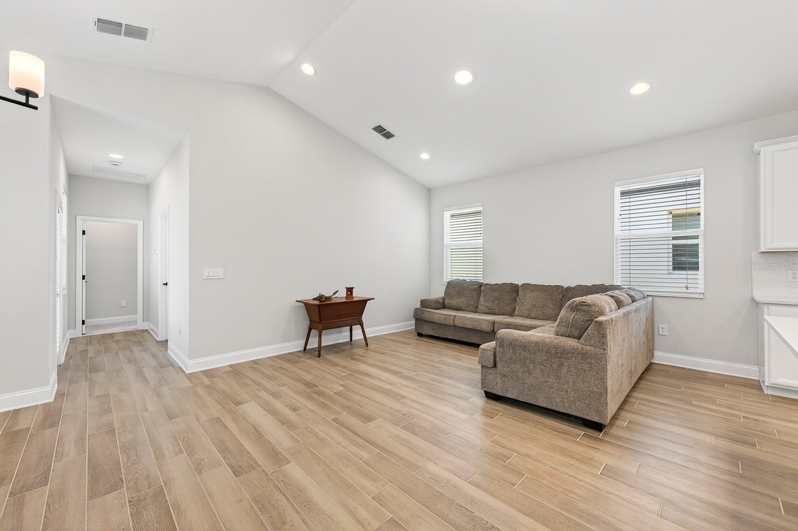 606 DOGFISH LN, DEBARY, FL, 32713