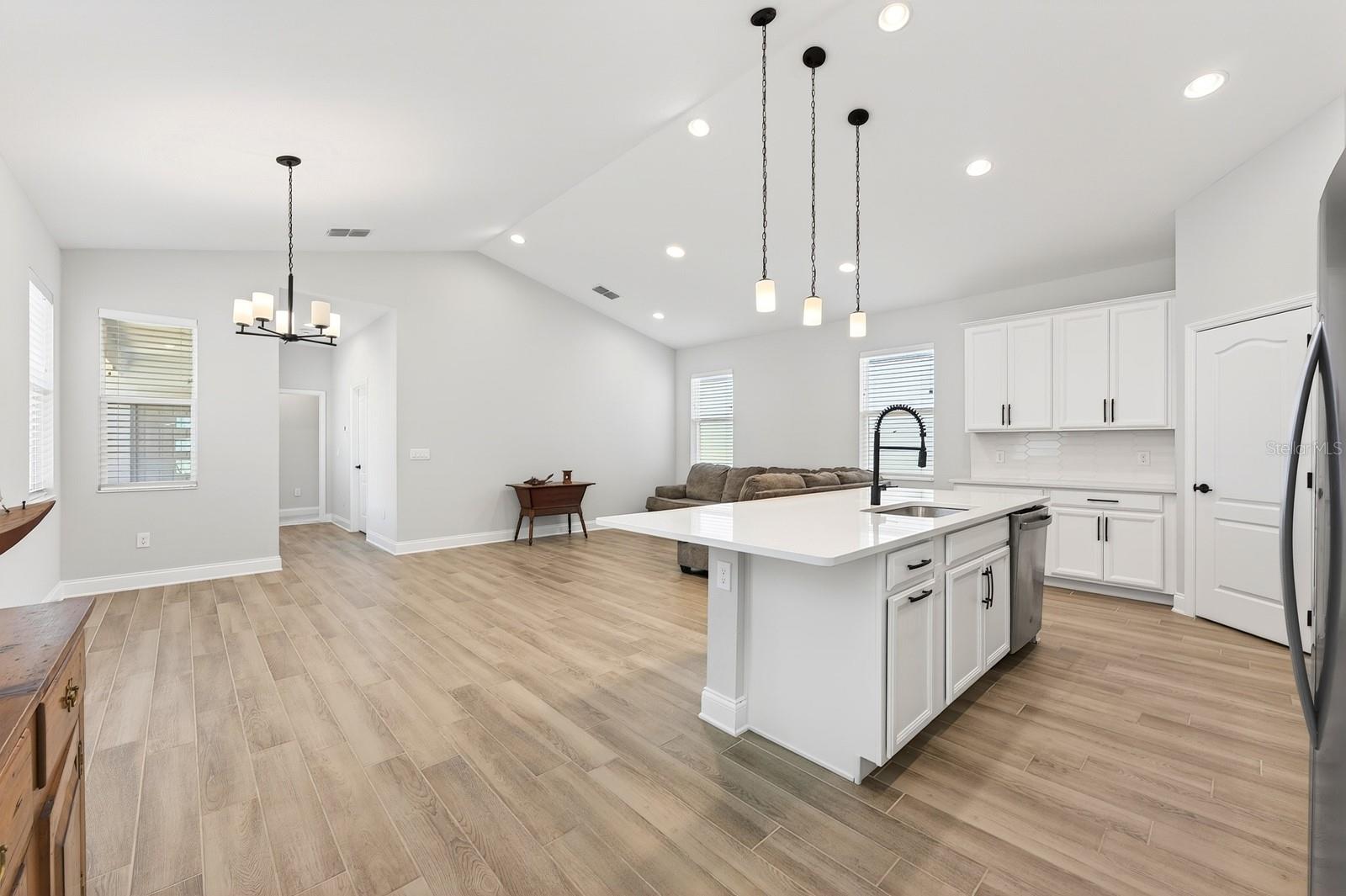 606 DOGFISH LN, DEBARY, FL, 32713