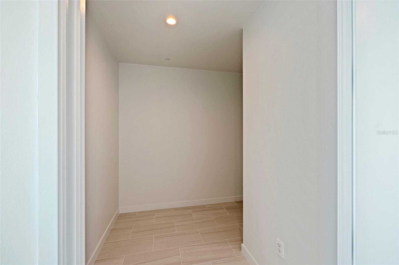 400 CENTRAL AVE #3906, ST PETERSBURG, FL, 33701