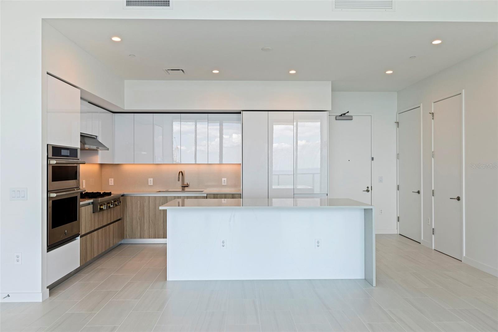 400 CENTRAL AVE #3906, ST PETERSBURG, FL, 33701