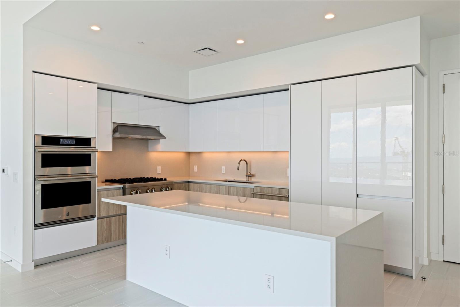 400 CENTRAL AVE #3906, ST PETERSBURG, FL, 33701