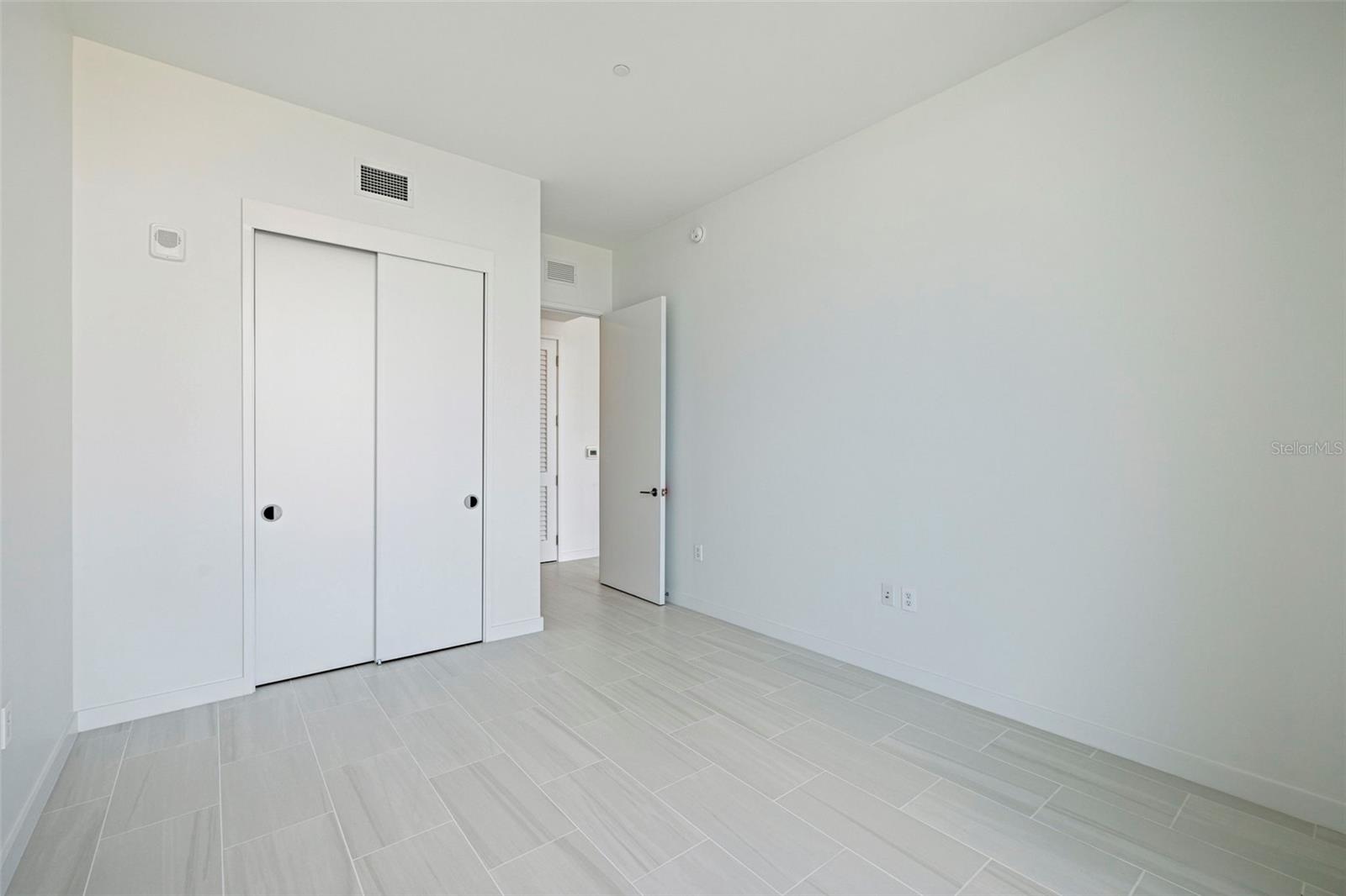 400 CENTRAL AVE #3906, ST PETERSBURG, FL, 33701