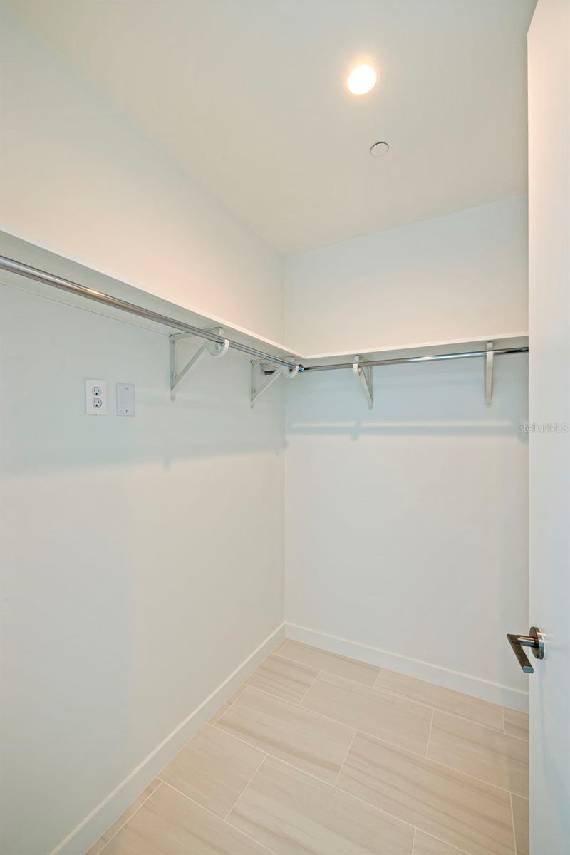 400 CENTRAL AVE #3906, ST PETERSBURG, FL, 33701