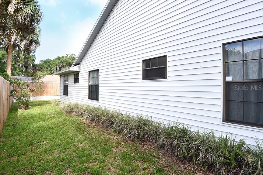 2213 PINE TREE DR, EDGEWATER, FL, 32141
