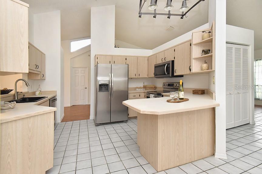 2213 PINE TREE DR, EDGEWATER, FL, 32141
