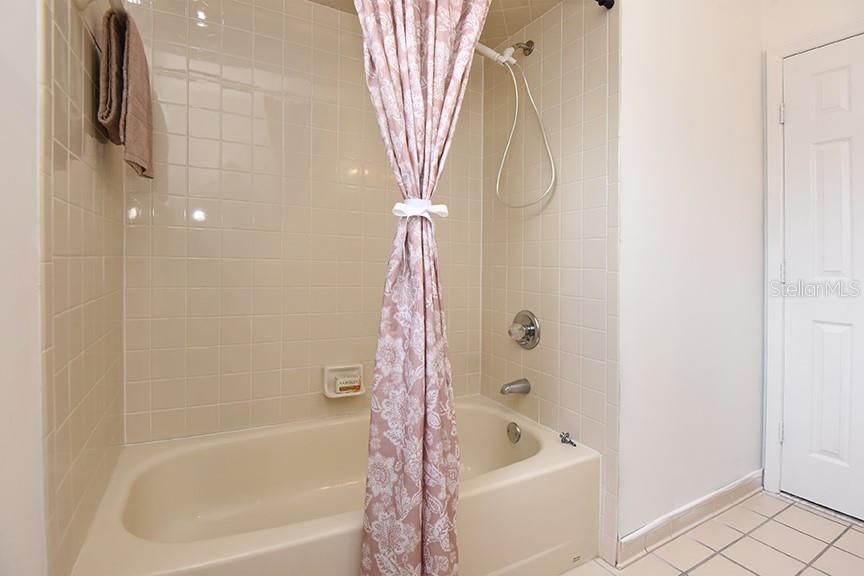 2213 PINE TREE DR, EDGEWATER, FL, 32141