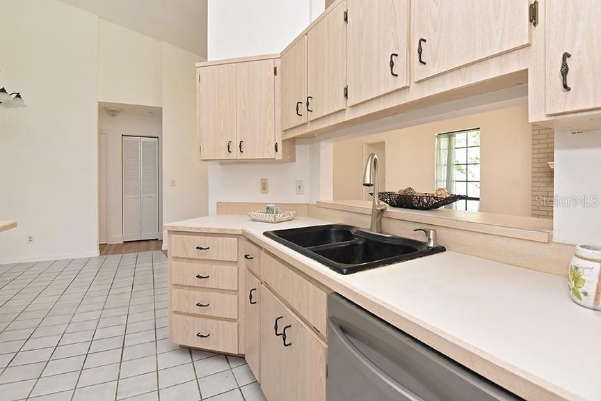 2213 PINE TREE DR, EDGEWATER, FL, 32141