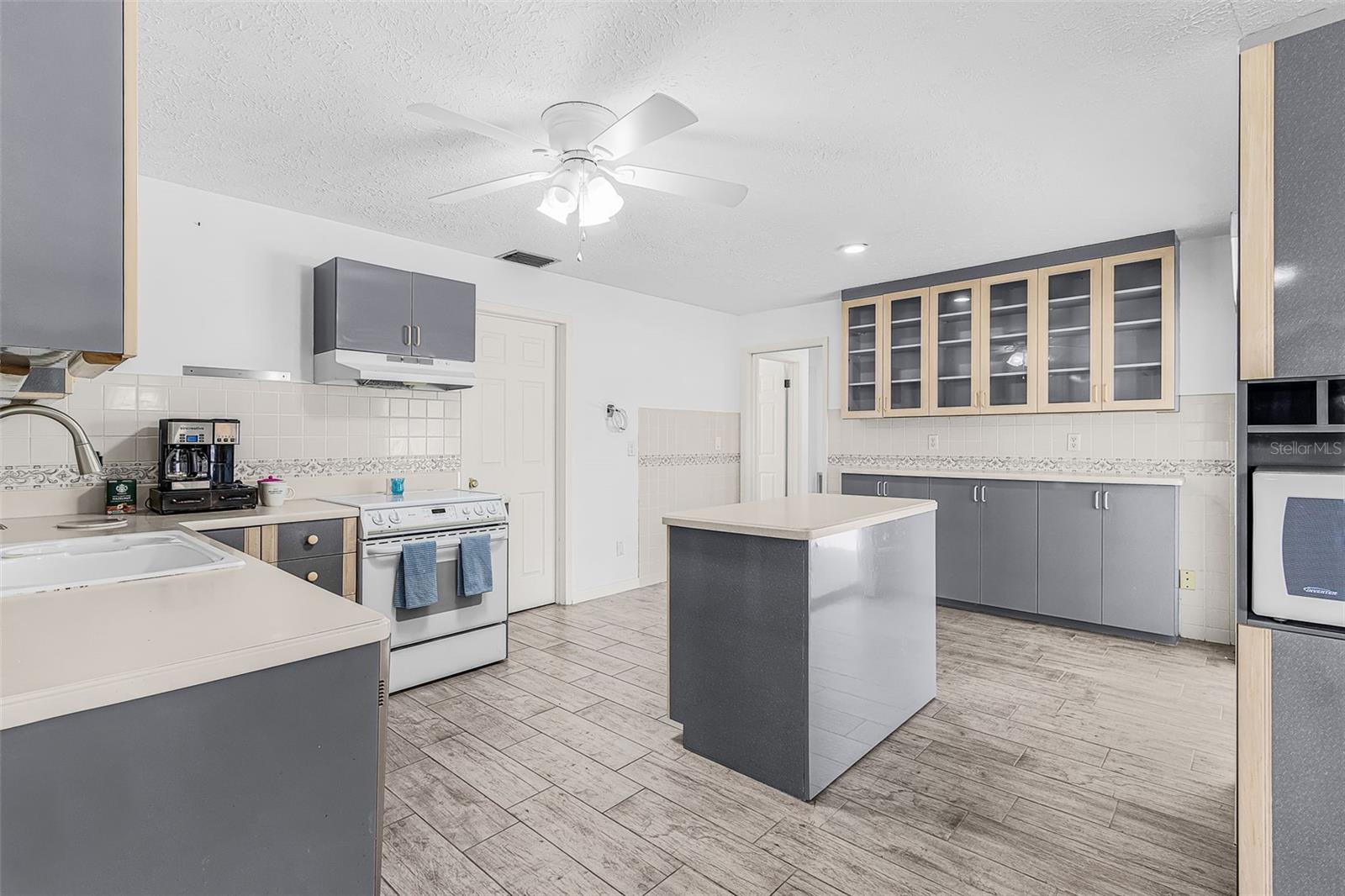 1320 SE 26TH TER, CAPE CORAL, FL, 33904