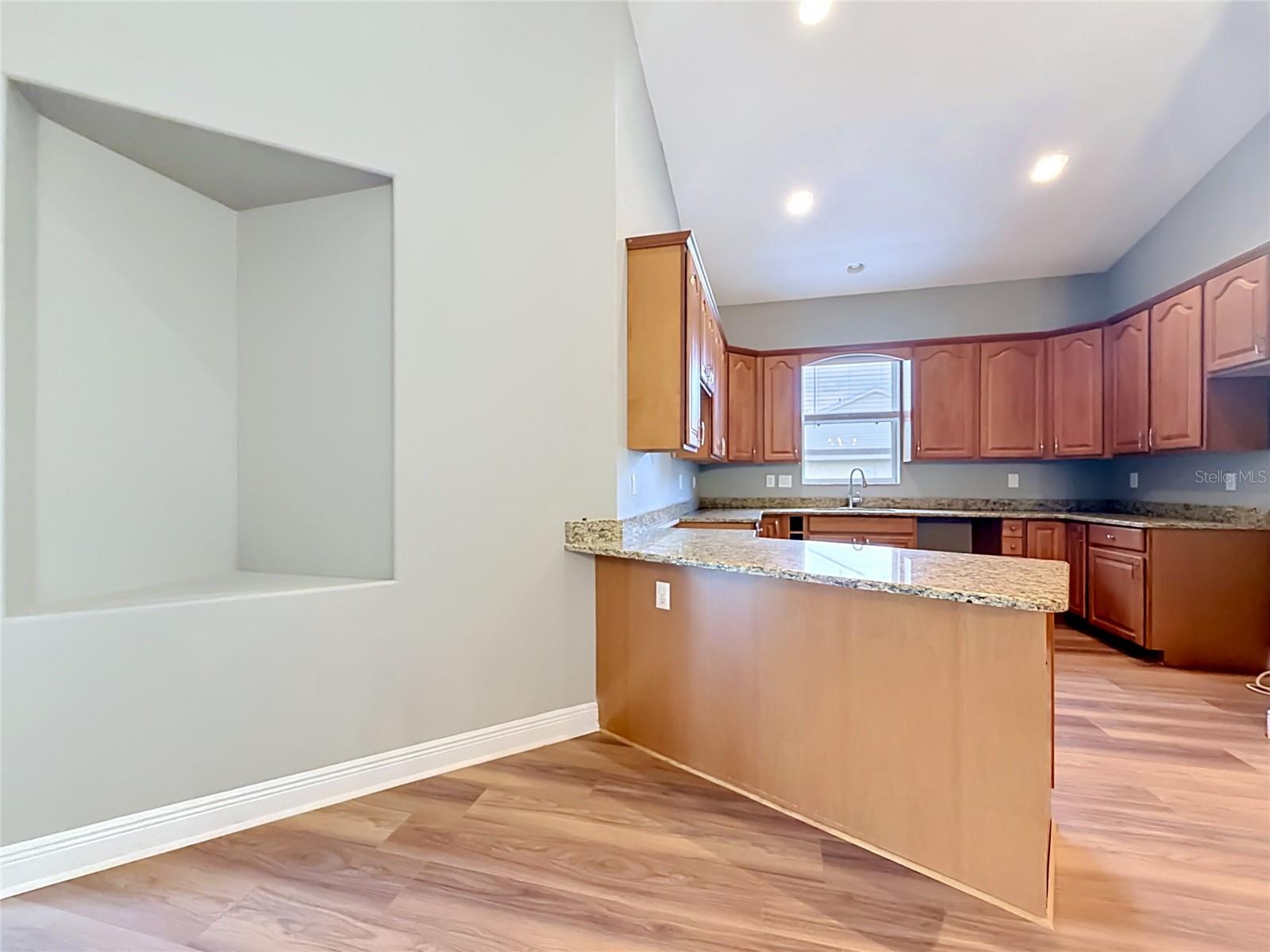 28549 SHIRLEY SHORES RD, TAVARES, FL, 32778