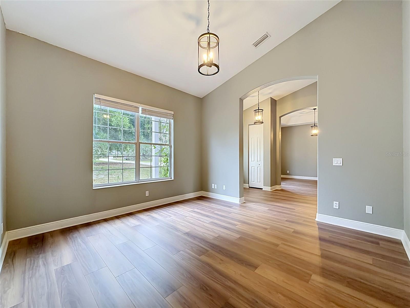 28549 SHIRLEY SHORES RD, TAVARES, FL, 32778