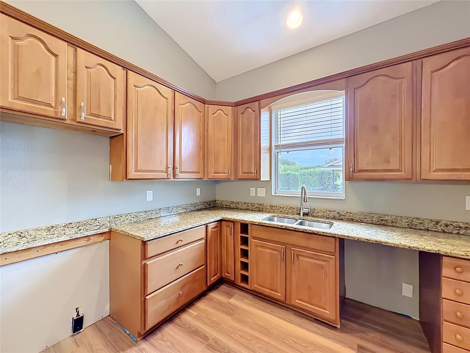 28549 SHIRLEY SHORES RD, TAVARES, FL, 32778